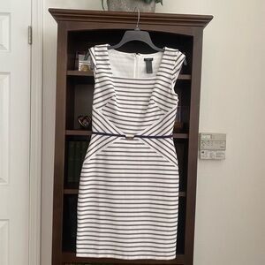 White and Gray Sheath Mini Dress with Cap Sleeves